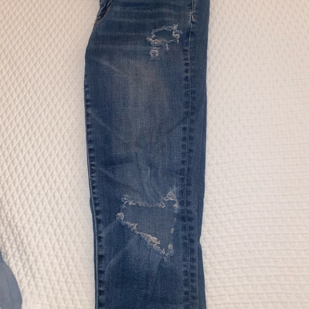 High Rise American Eagle Ripped Jeans - Picture 3 of 4